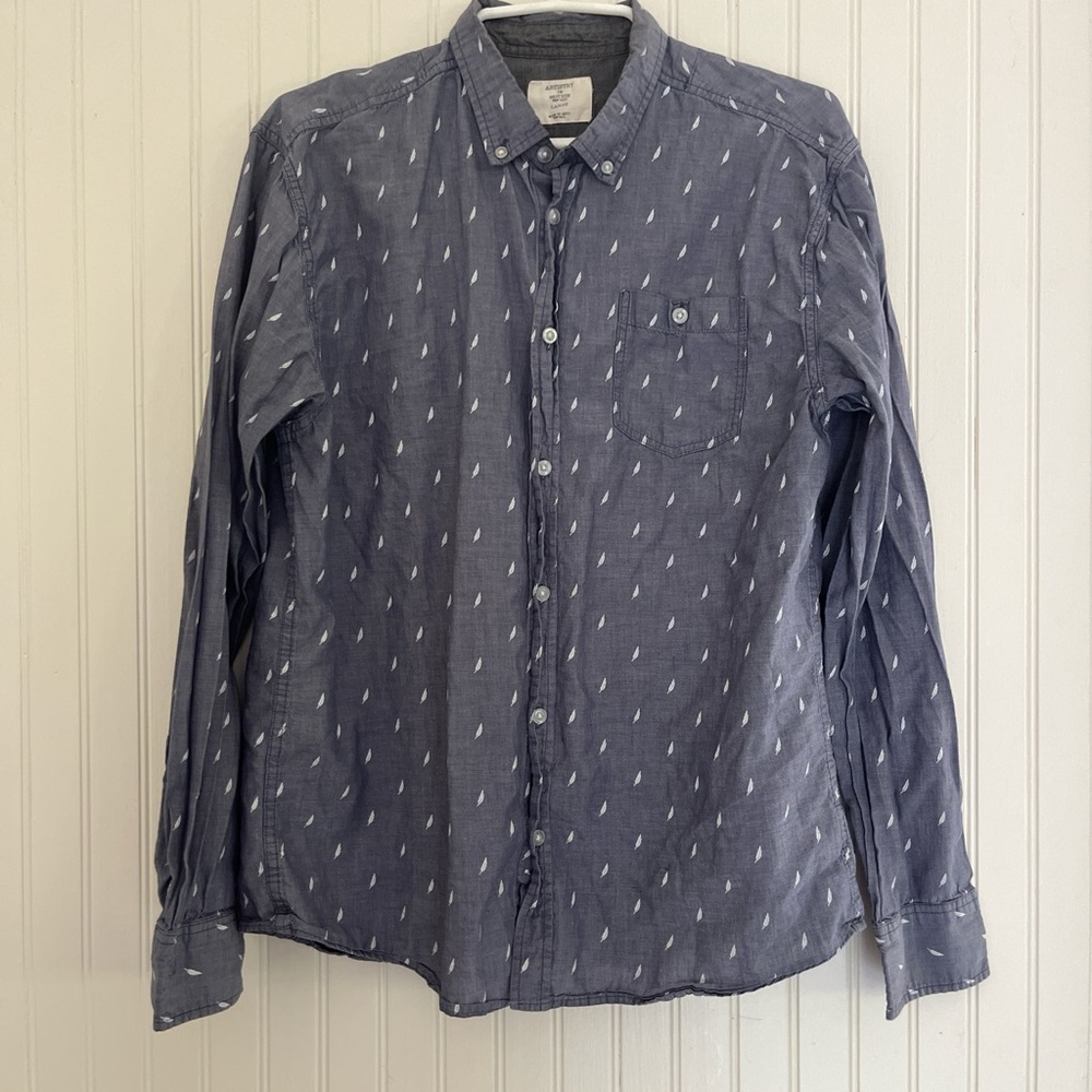 Artistry in Motion feather print shirt men’s L